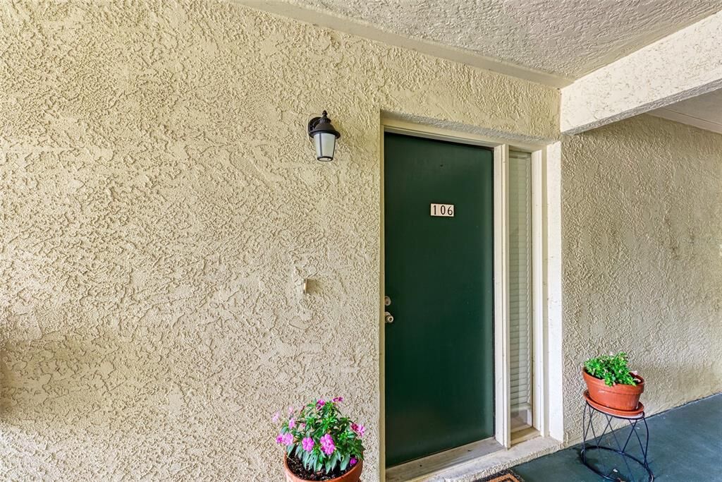 Property Photo:  6120 Country Club Way 106  FL 34243 