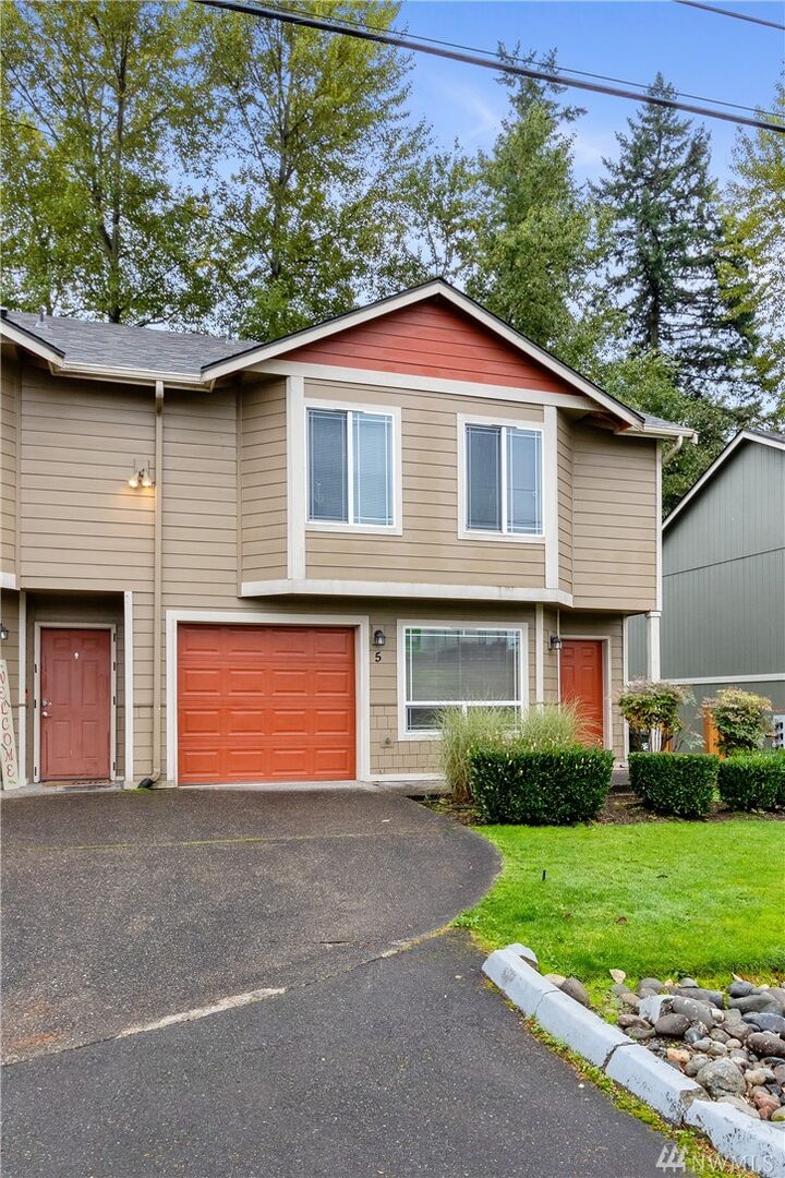 Property Photo:  1116 109th St E 5  WA 98445 