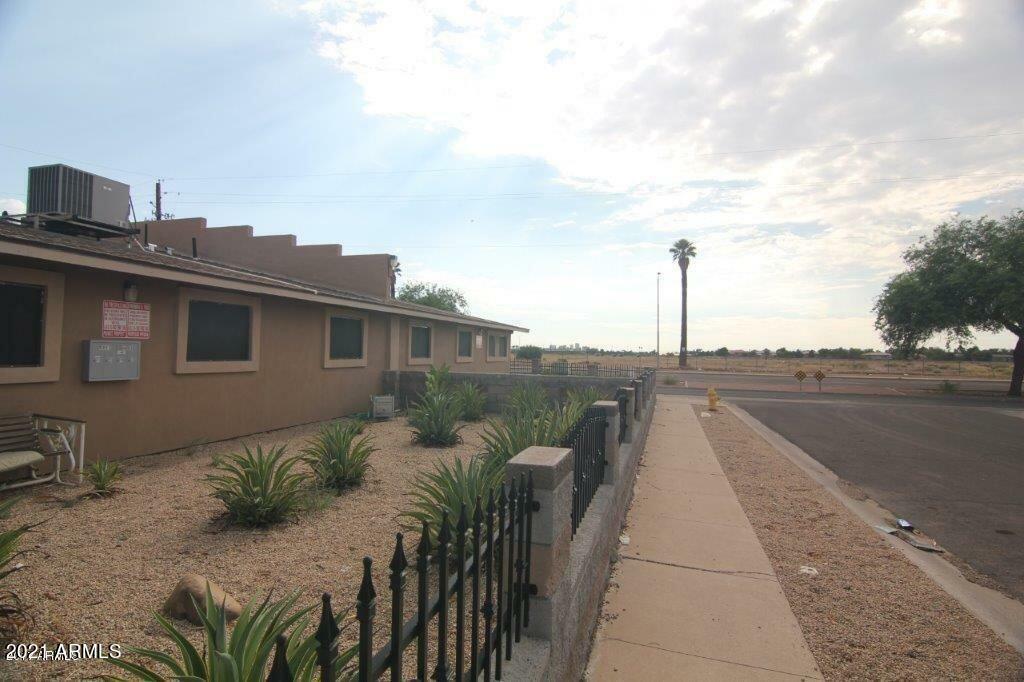 Property Photo:  4001 E Moreland Street  AZ 85008 