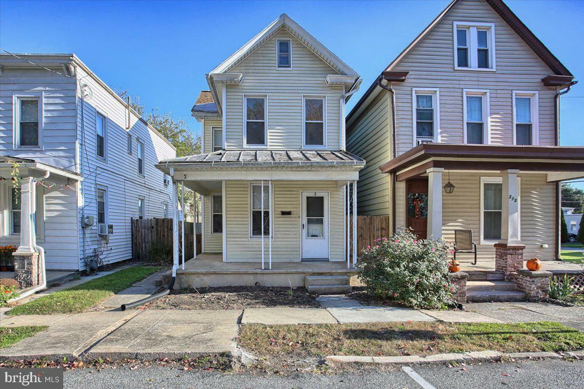 Property Photo:  211 S 2nd Street  PA 17043 