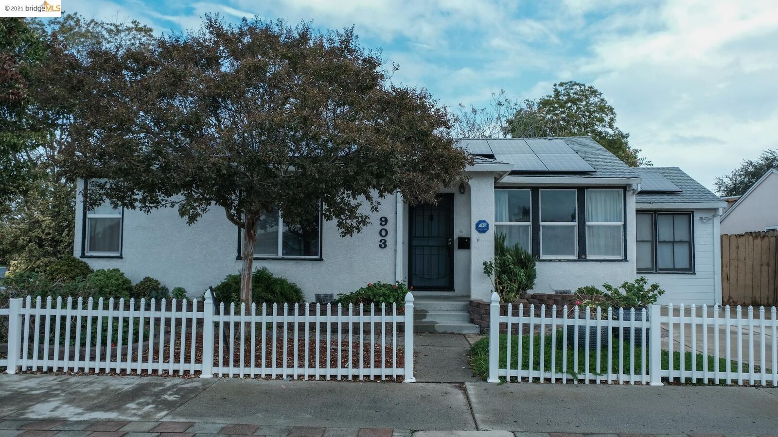Property Photo: 903 O Street CA 94509
