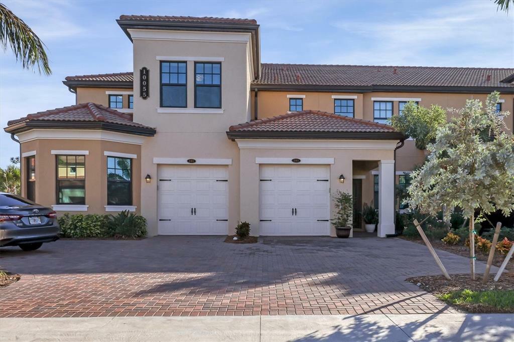 Property Photo: 10055 Crooked Creek Drive 201 FL 34293