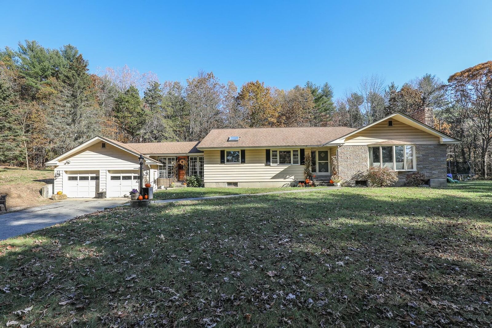 Property Photo: 2 Field Drive NH 03076