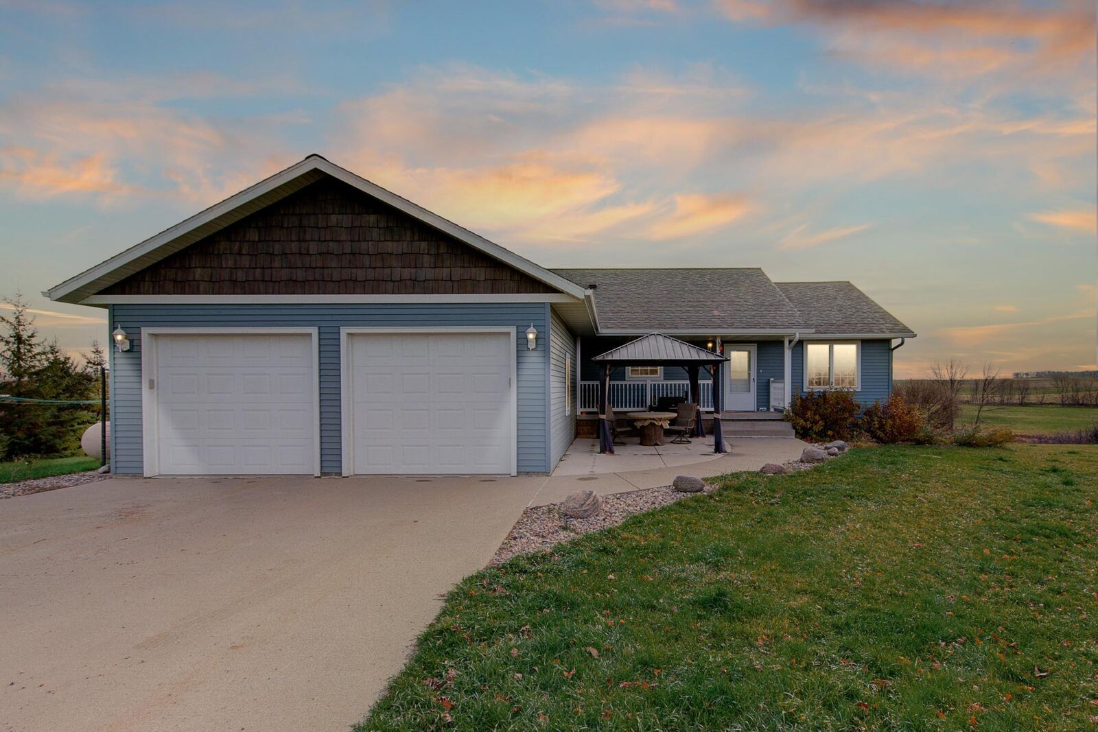 Property Photo:  42304 Woodview Road  MN 56331 