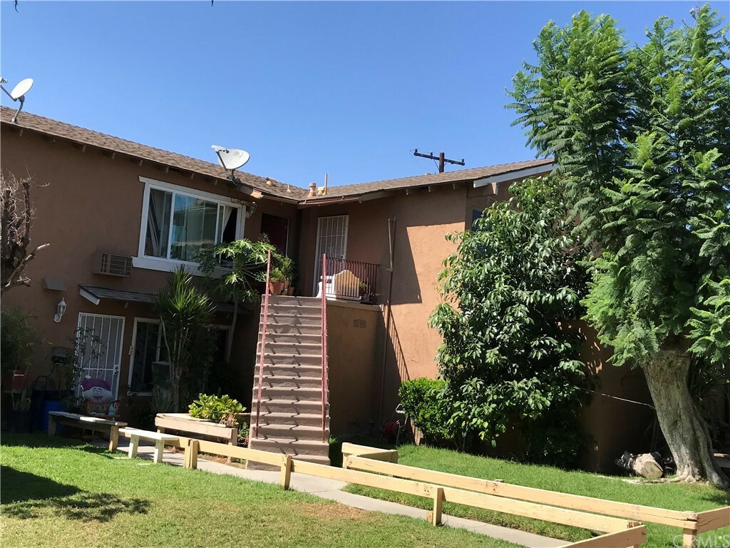 Property Photo: 917 E Balsam Avenue CA 92805