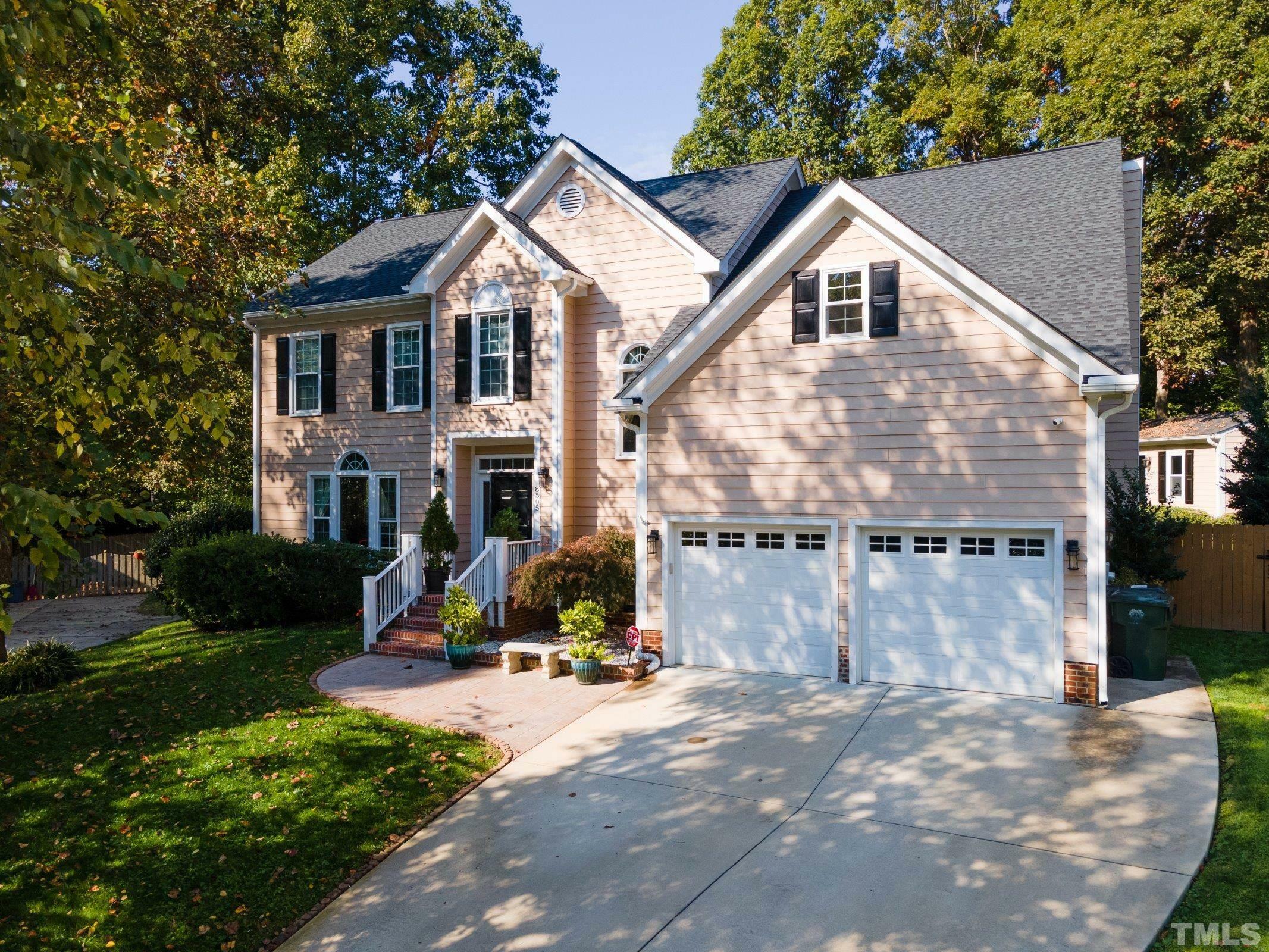 Property Photo:  8505 Bluff Pointe Court  NC 27615 