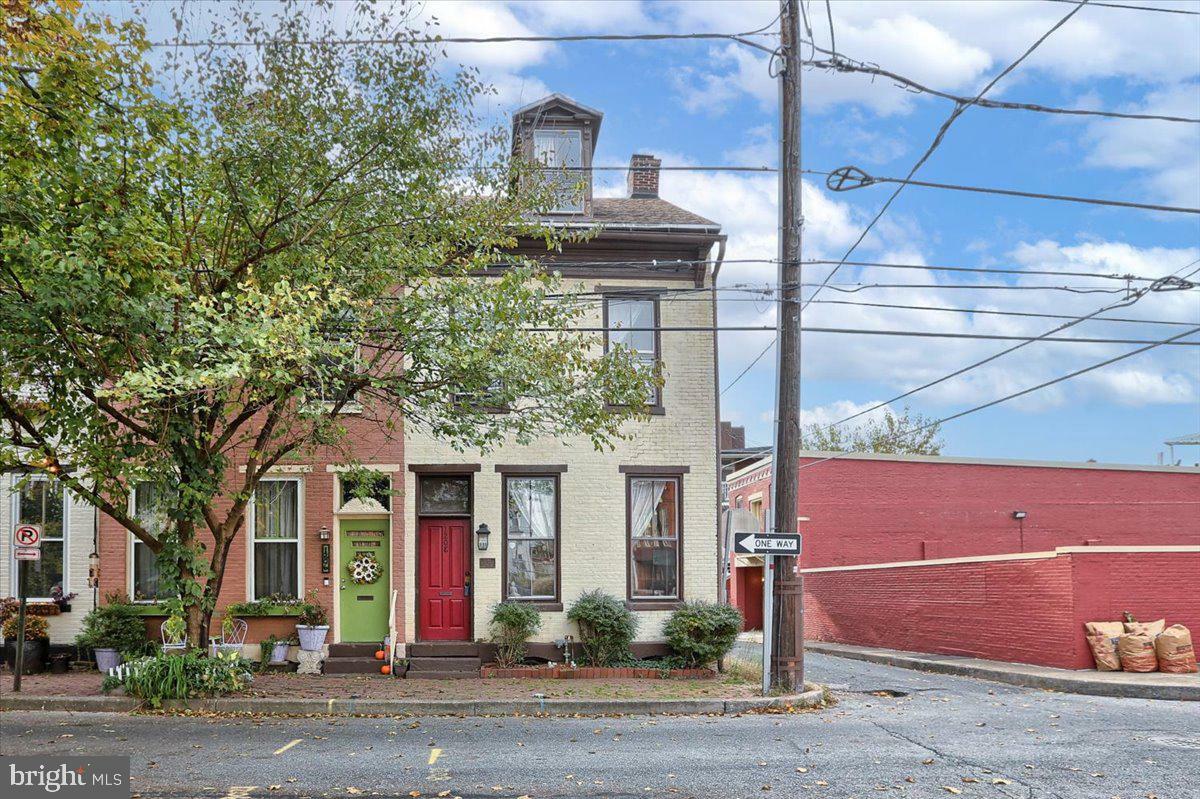 Property Photo:  1208 Penn Street  PA 17102 