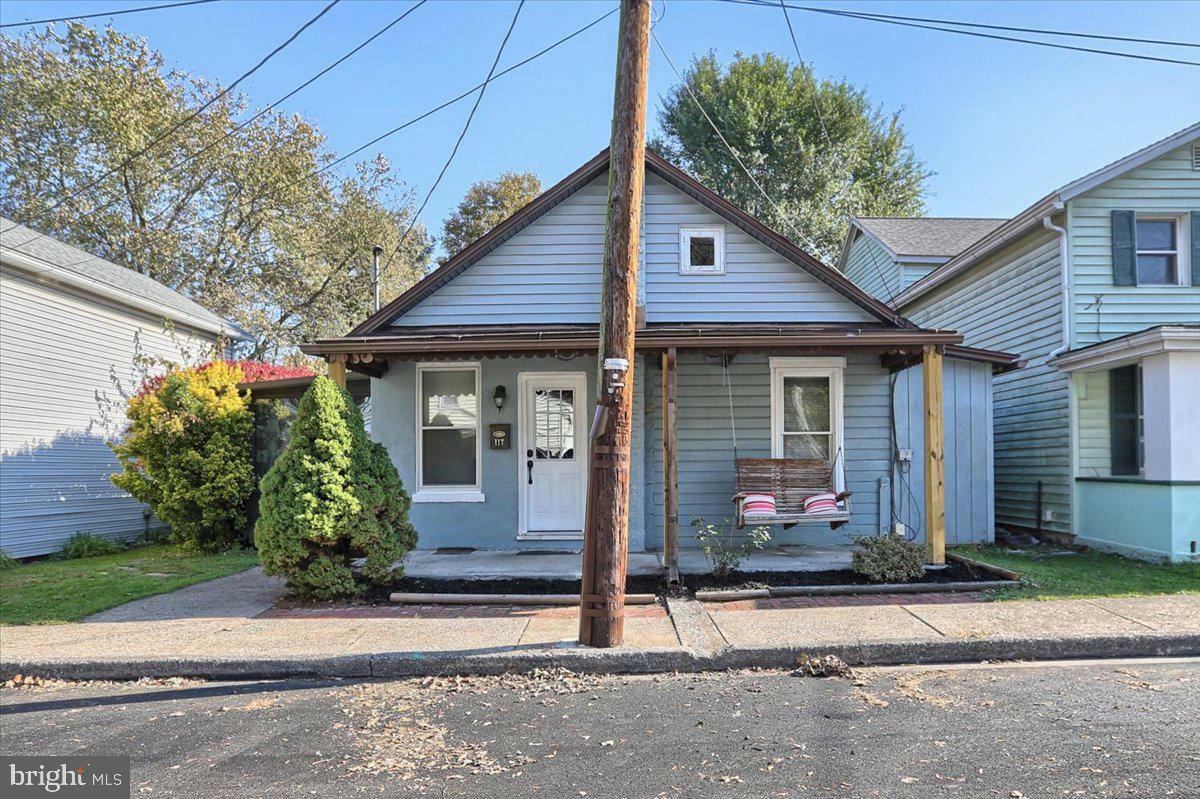 Property Photo:  117 N Landis Street  PA 17036 