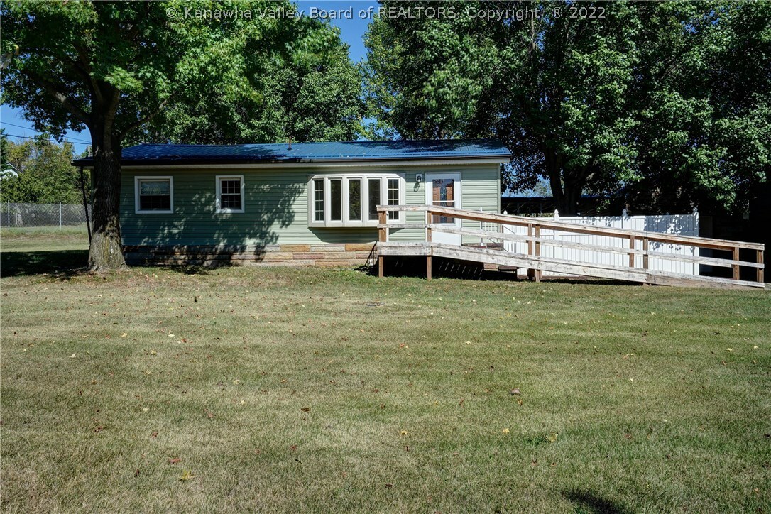 Property Photo: 5210 Pioneer Drive WV 25313