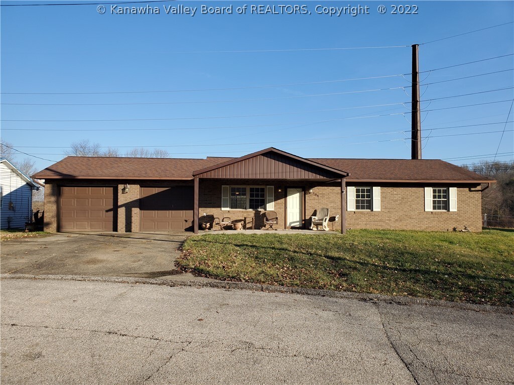 Property Photo: 135 Rolling Meadows WV 25560