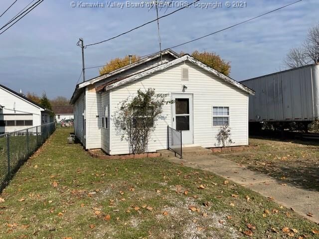 Property Photo:  411 First Street  WV 25177 