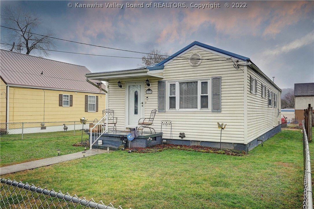 Property Photo: 203 Marshall Avenue WV 25064