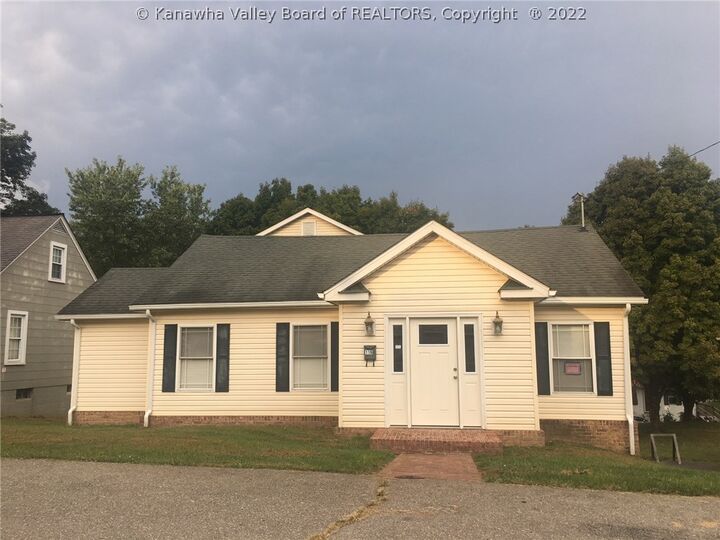 116 Washington Avenue  Madison WV 25130 photo
