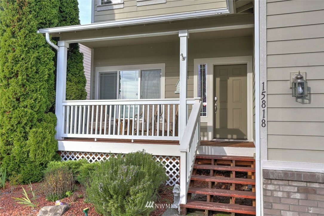 Property Photo:  15818 SE 253rd Place  WA 98042 