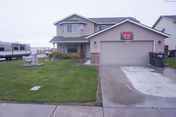 1204 N Beech Ave  Pasco WA 99301 photo
