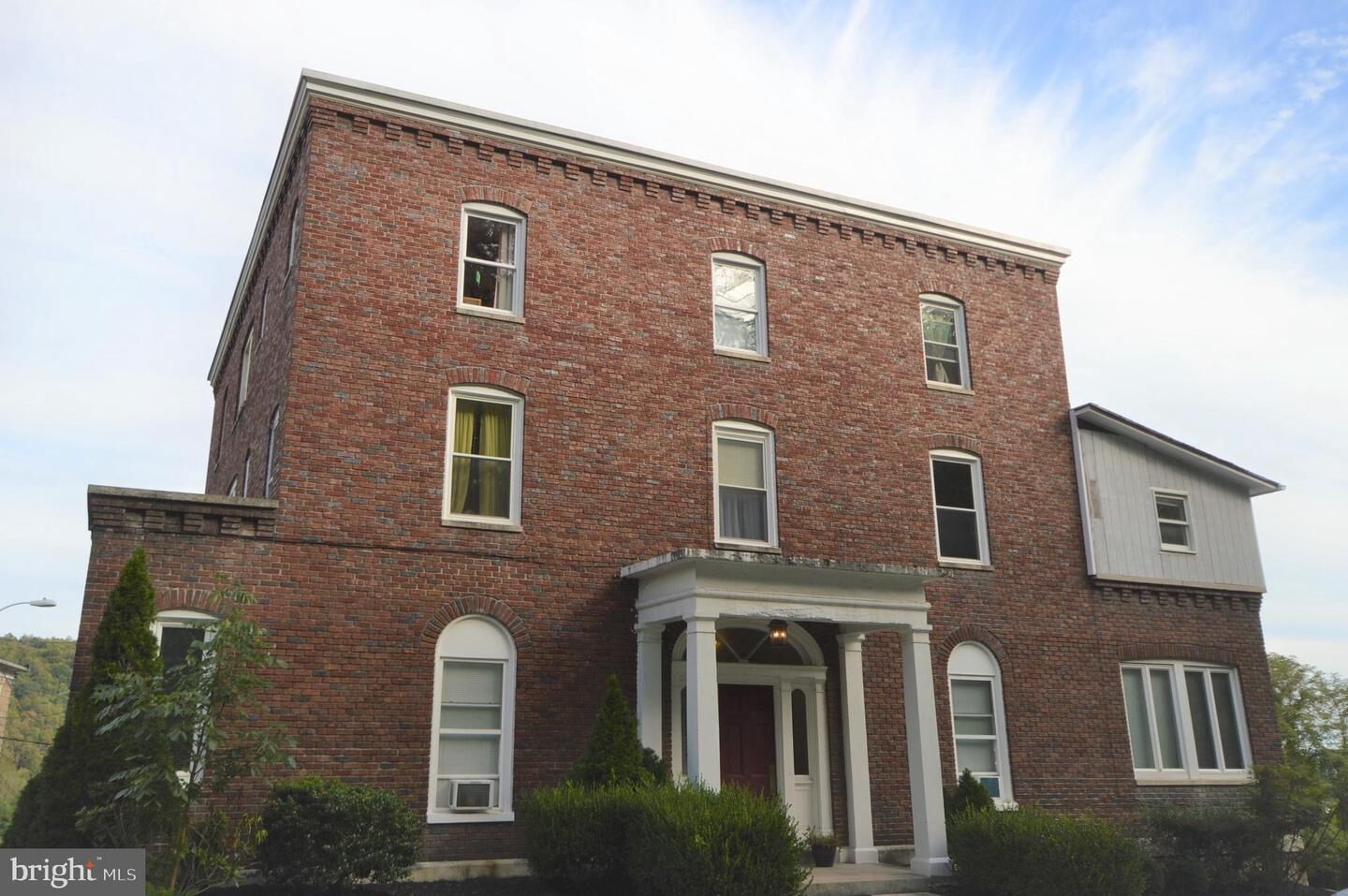 Property Photo: 607 Piedmont Avenue 2B MD 21502