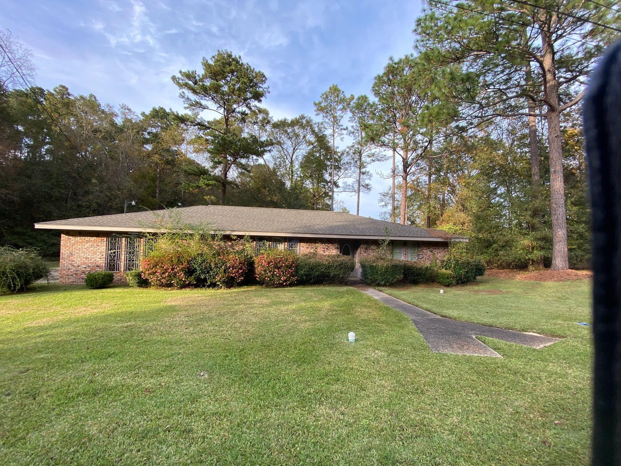 Property Photo:  104 Shady Ln.  MS 39402 