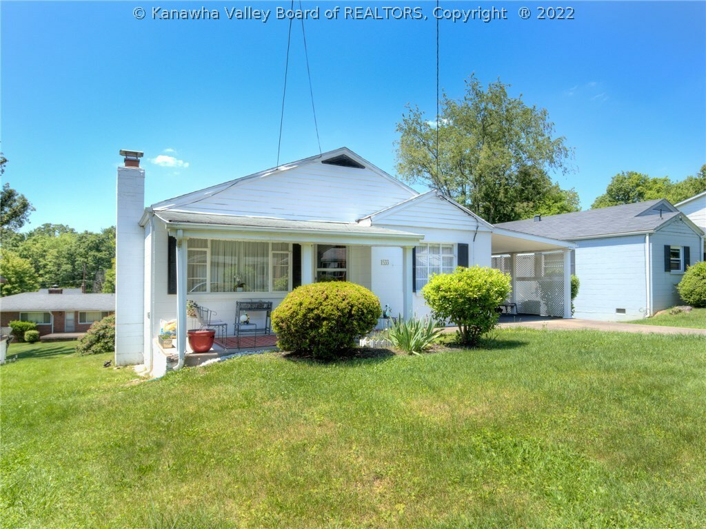 Property Photo: 1533 Pinewood Park WV 25064