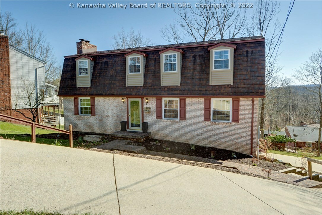 Property Photo: 1618 Kirklee Road WV 25314