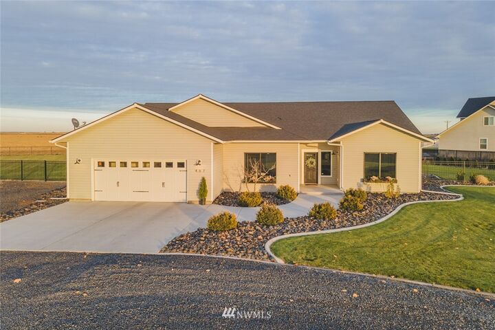 Property Photo: 467 SE M Road WA 98837