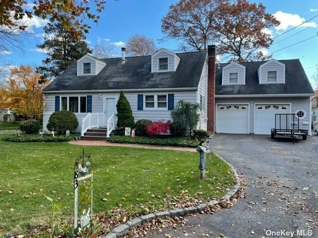 83 Jerome Street  Lindenhurst NY 11757 photo