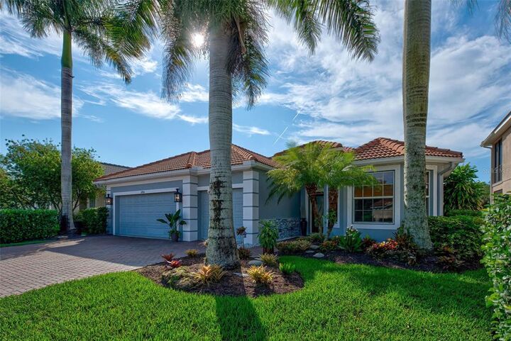 Property Photo: 11910 Granite Woods Loop FL 34292