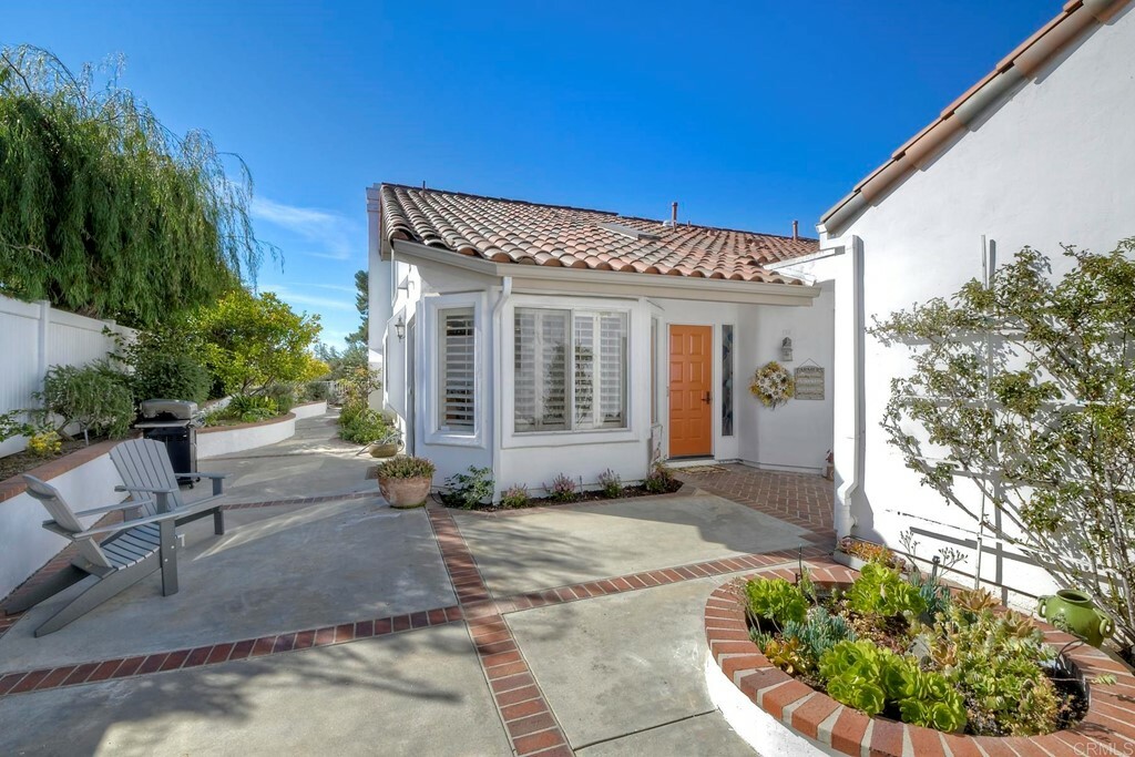 Property Photo:  4933 Alicante Way  CA 92056 
