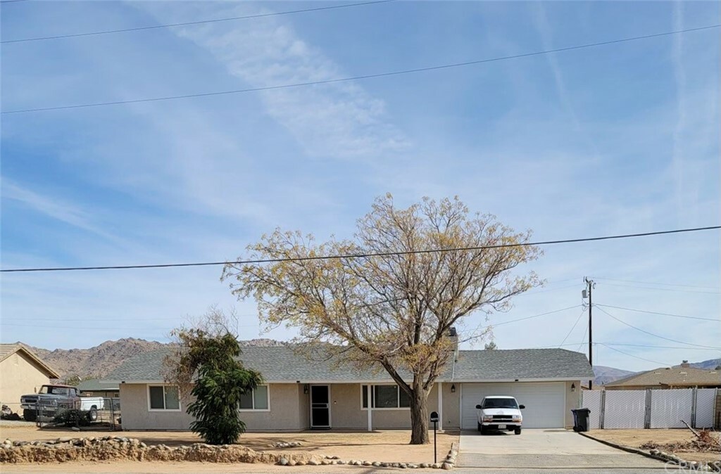 16577 Navajo Road  Apple Valley CA 92307 photo