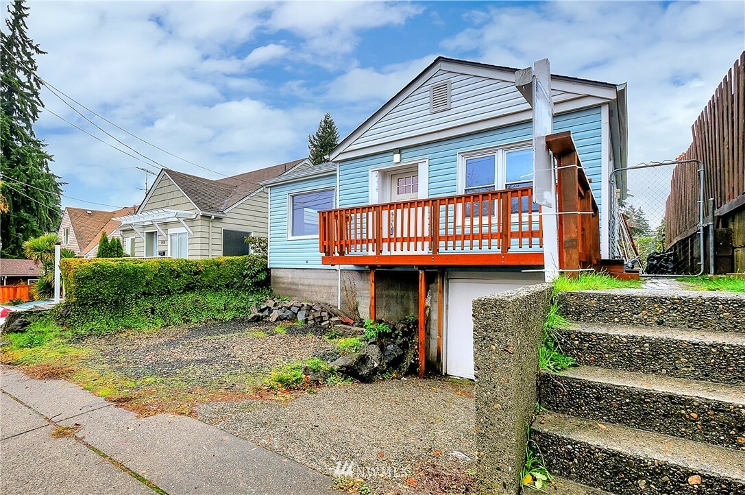 Property Photo:  2114 11th Street  WA 98312 