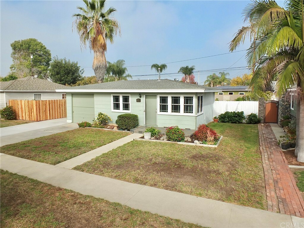 Property Photo: 5847 E Marita Street CA 90815