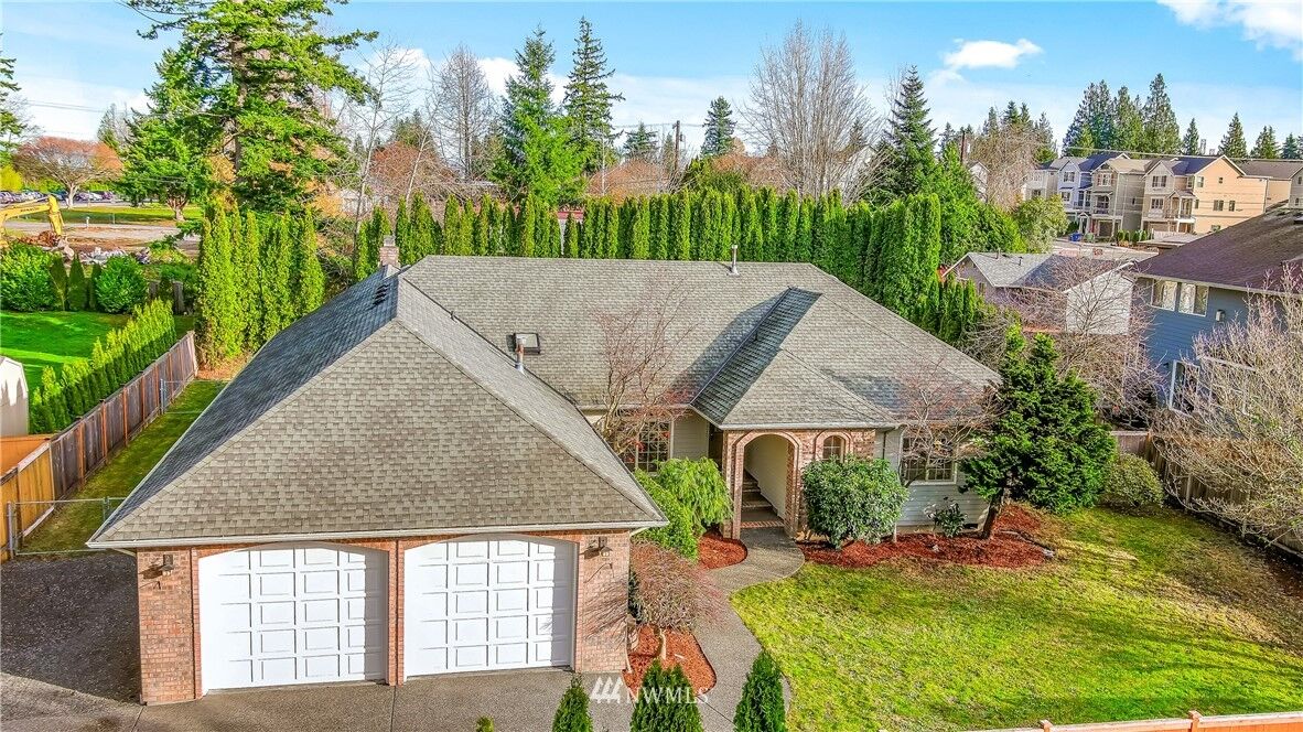 Property Photo:  20423 Crawford Road  WA 98036 