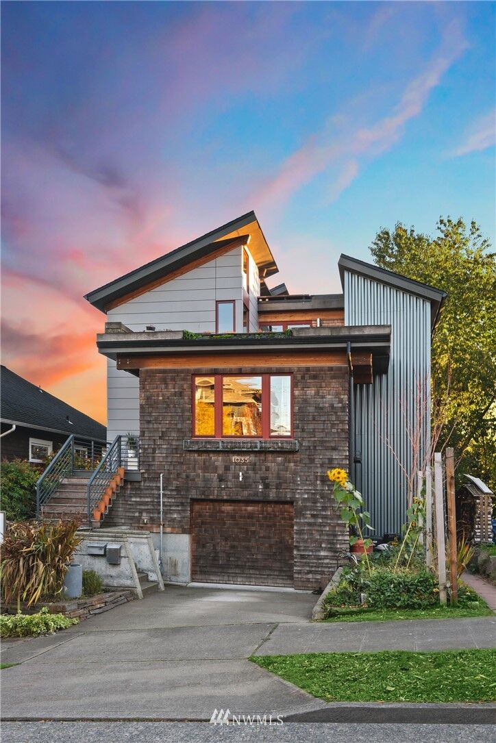 Property Photo:  1035 NE 71st Street  WA 98115 