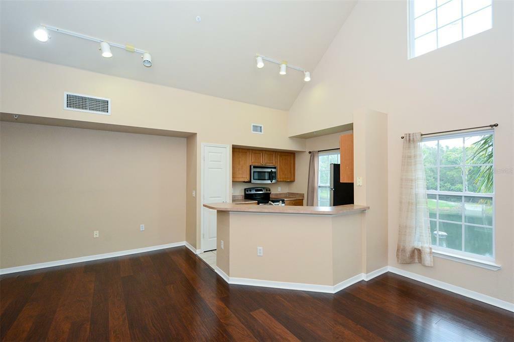 Property Photo:  5651 Bidwell Parkway 204  FL 34233 