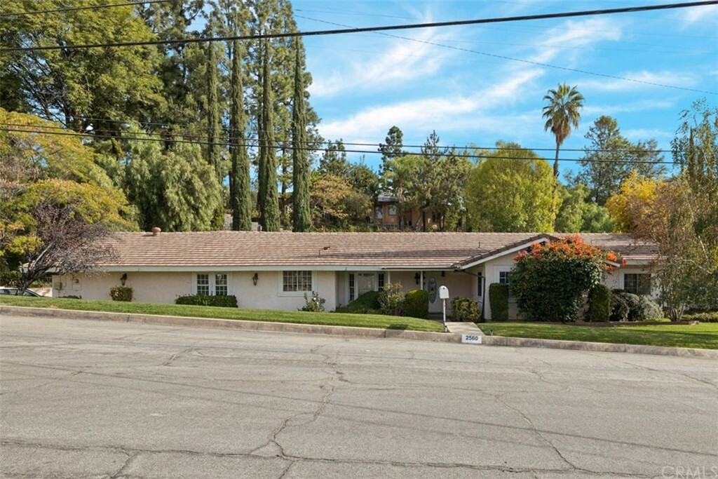 Property Photo:  2560 Mountain Lane  CA 91784 