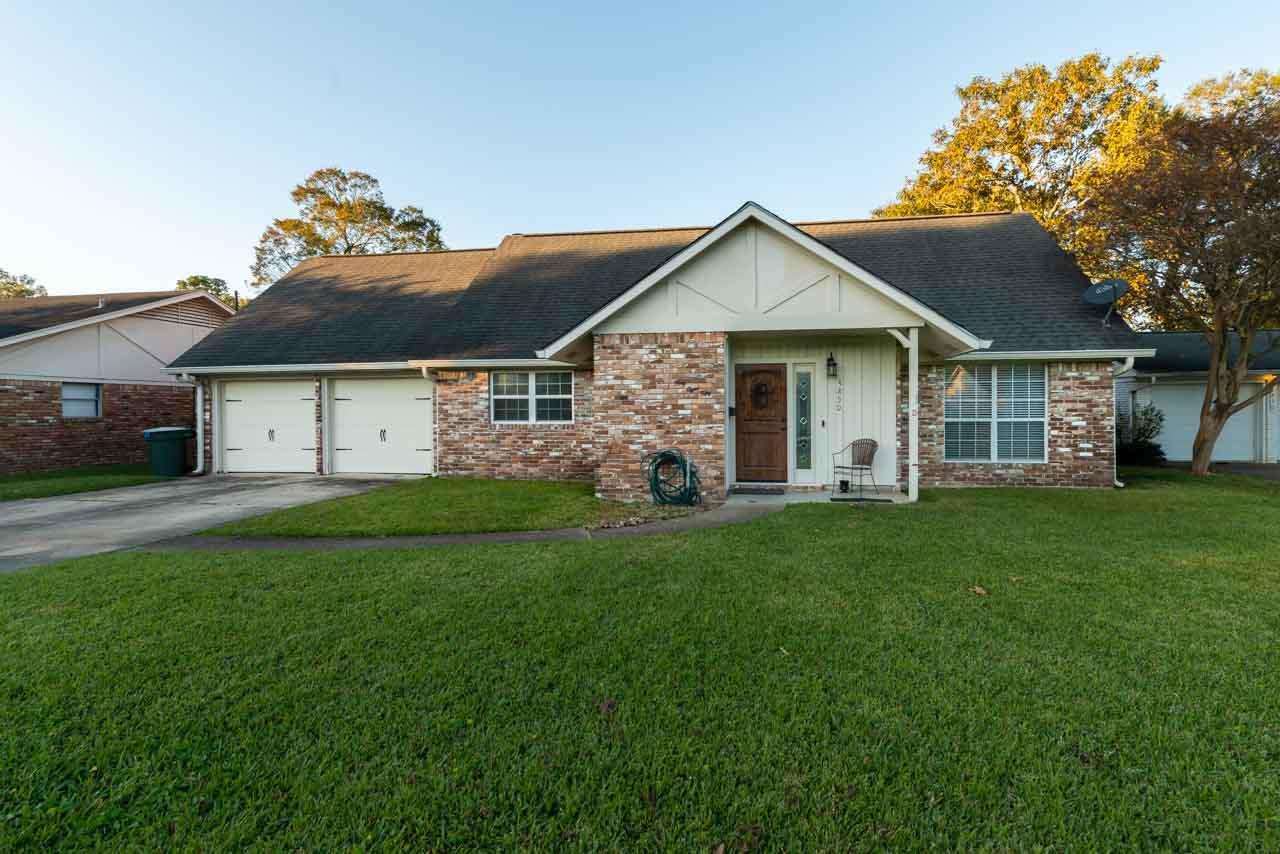 Property Photo:  4850 Dellwood  TX 77706 