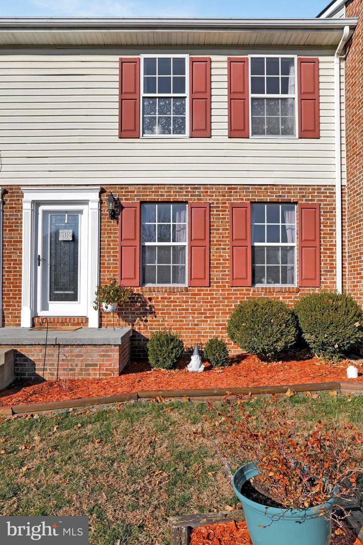 Property Photo:  202 Parkside Drive  VA 22602 