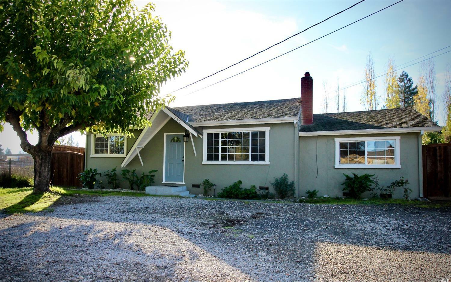 Property Photo: 736 Victoria Court CA 95407