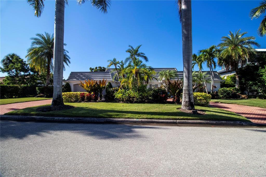 Property Photo: 426 Meadow Lark Drive FL 34236