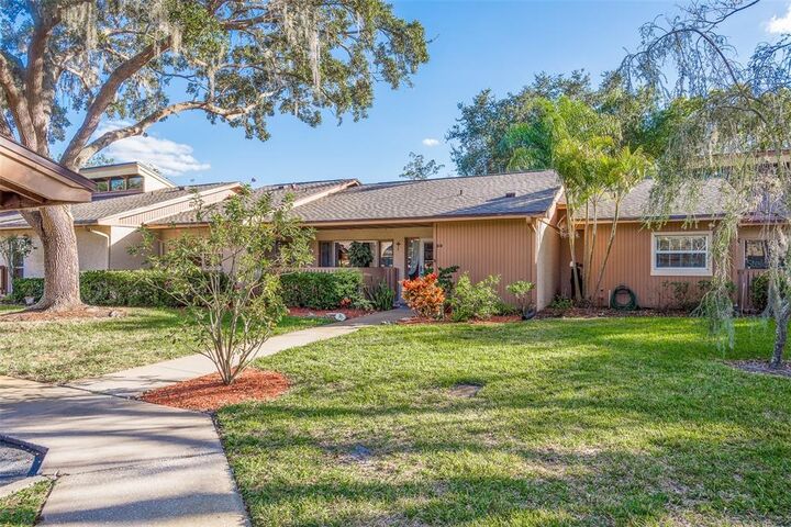 Property Photo: 20 Lance Court FL 34677