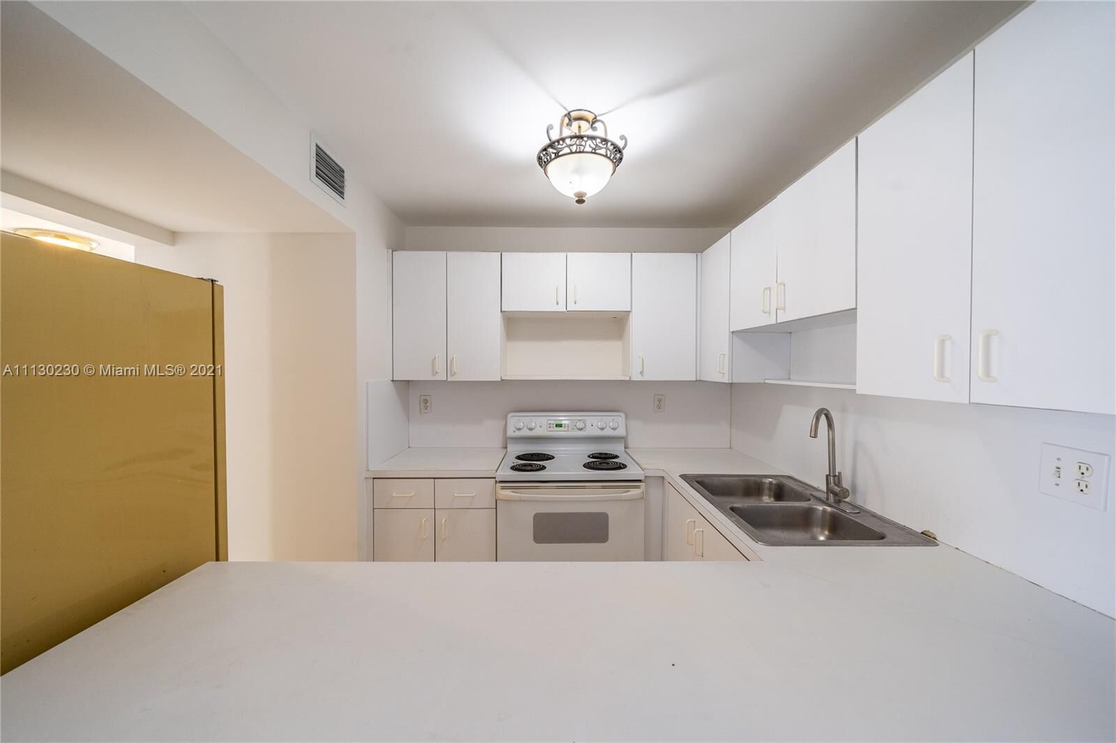 Property Photo:  8201 NW 8th St 1-503  FL 33126 