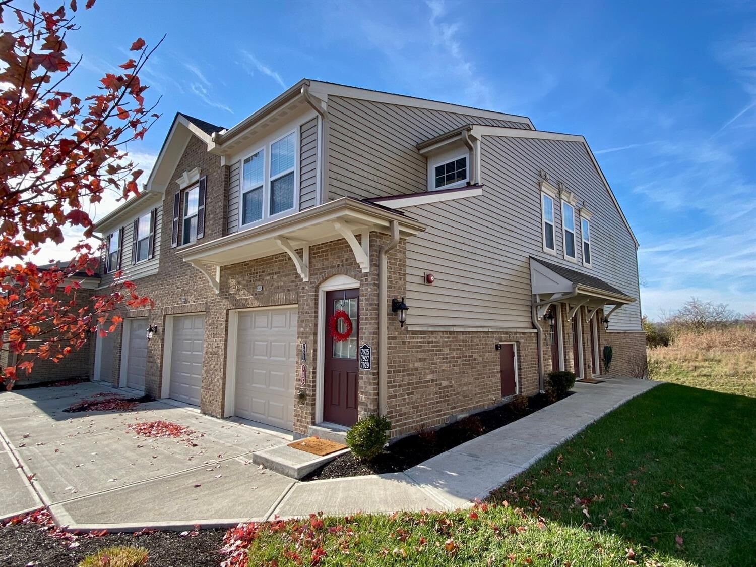 Property Photo: 7929 Oakbridge Way OH 45248