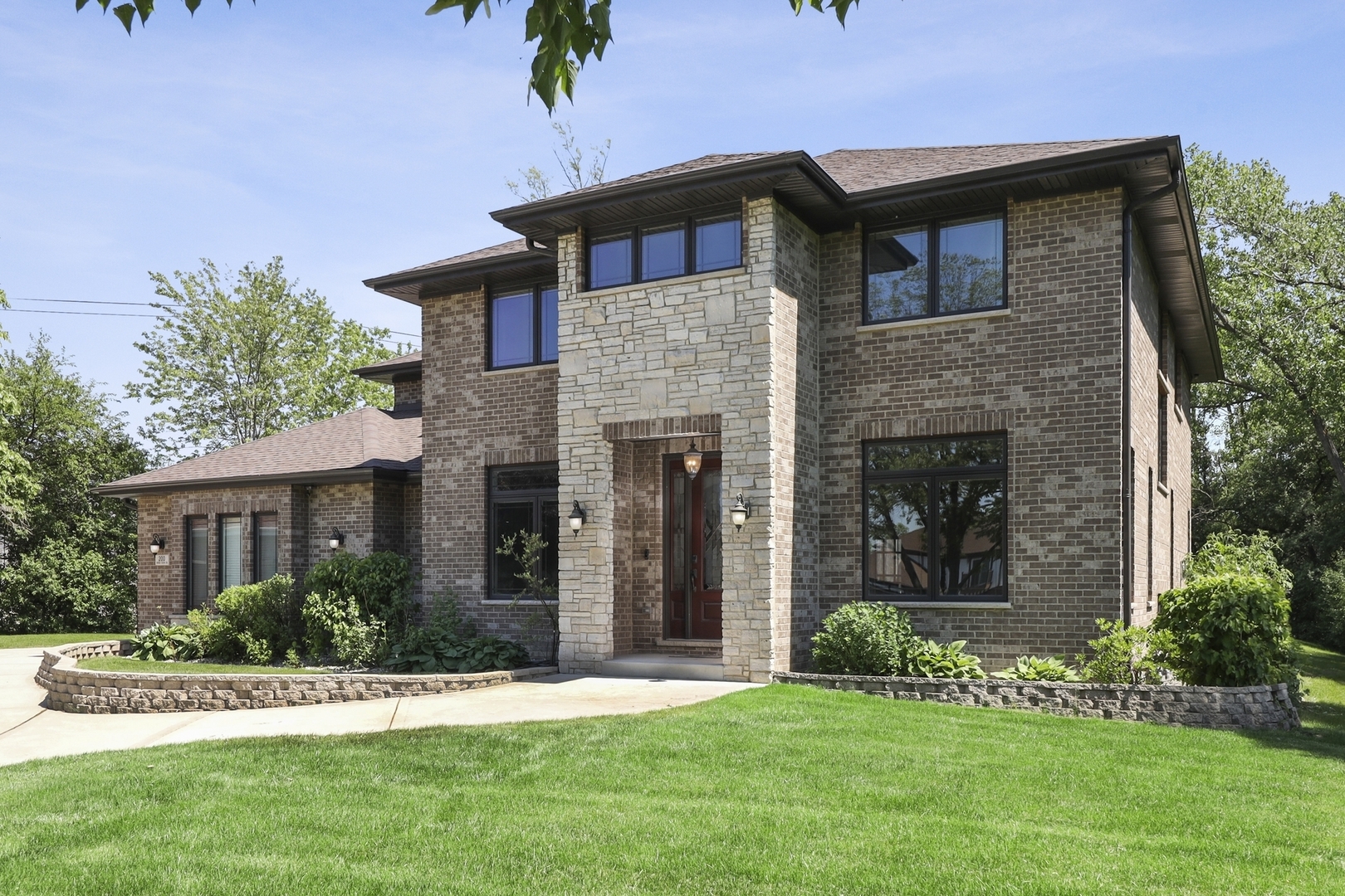 Property Photo:  200 Wood Glen Lane  IL 60523 