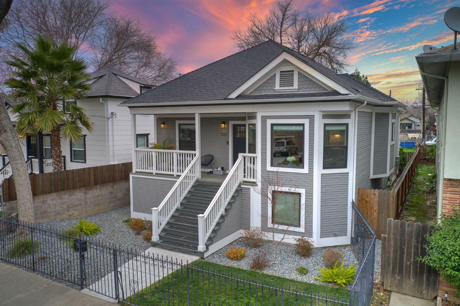 Property Photo:  2711 U Street  CA 95818 