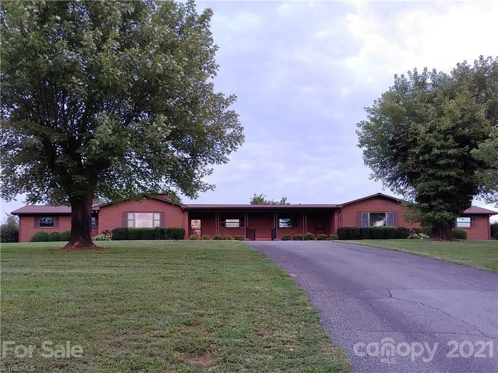 Property Photo:  2257 Red Top Road  NC 28697 