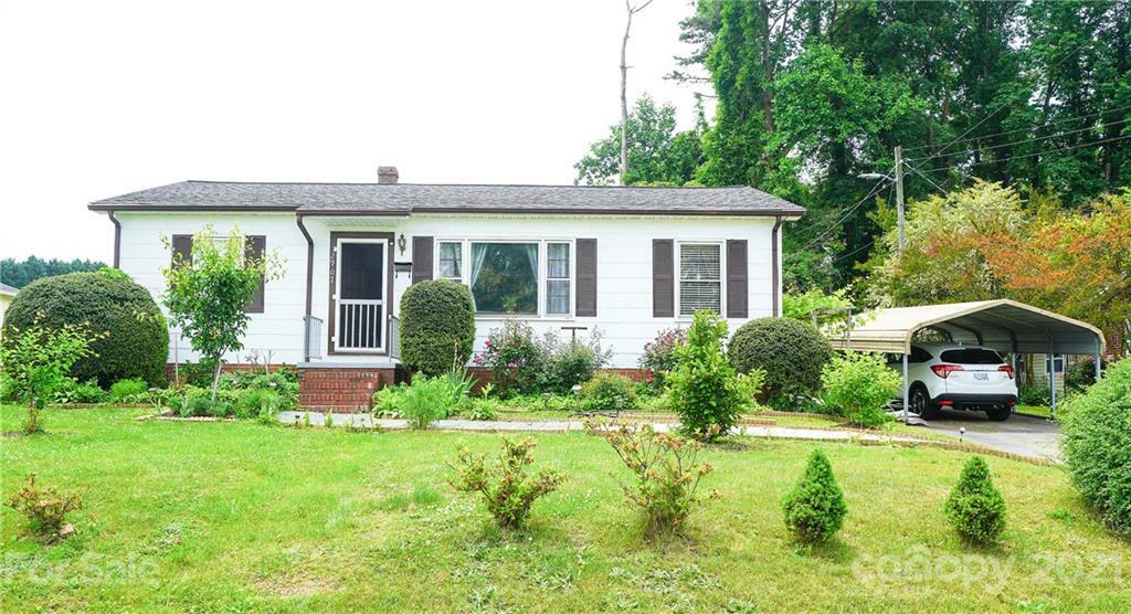 Property Photo:  2907 1st Avenue NW  NC 28601 