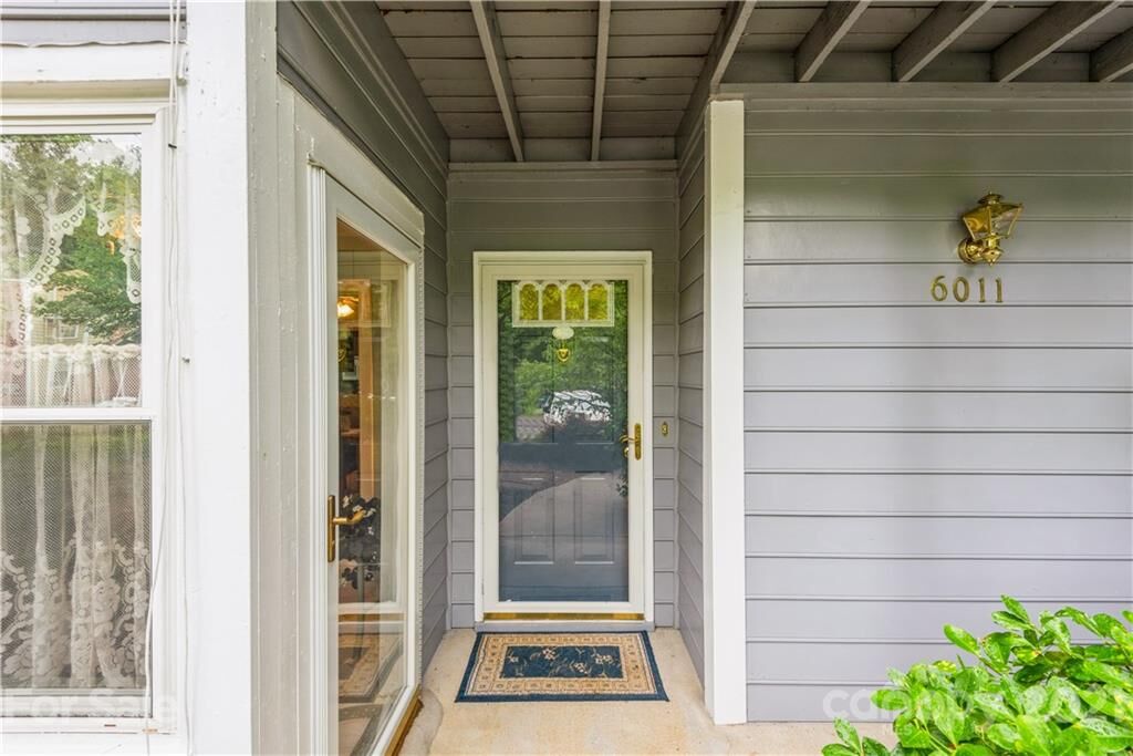 Property Photo: 6011 Pinebark Court NC 28212