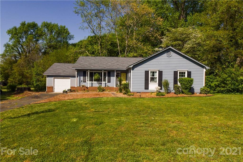 Property Photo: 5317 Hollirose Drive NC 28227