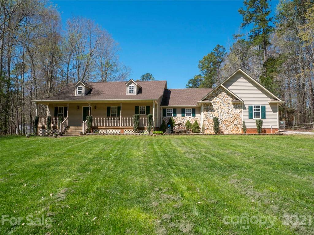 Property Photo:  10102 Timberhitch Road  NC 28173 