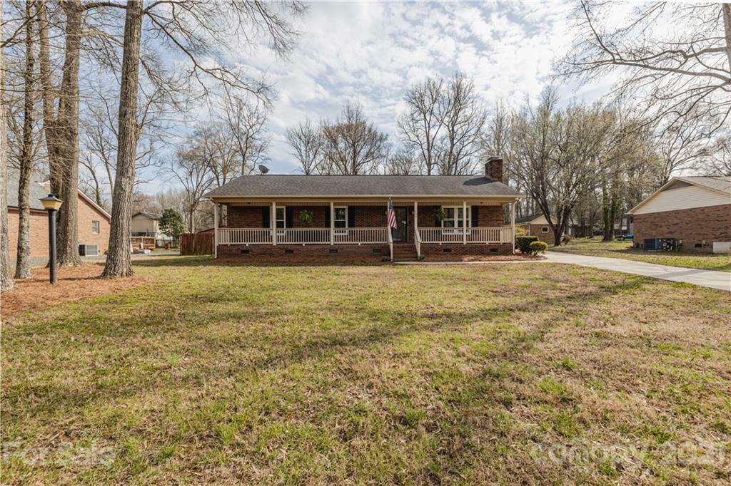 Property Photo:  400 Parallel Drive  NC 28075 