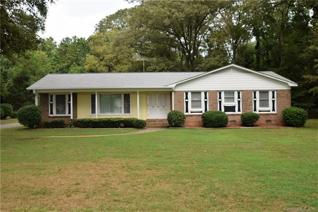 Property Photo:  8812 Reedy Creek Road  NC 28215 